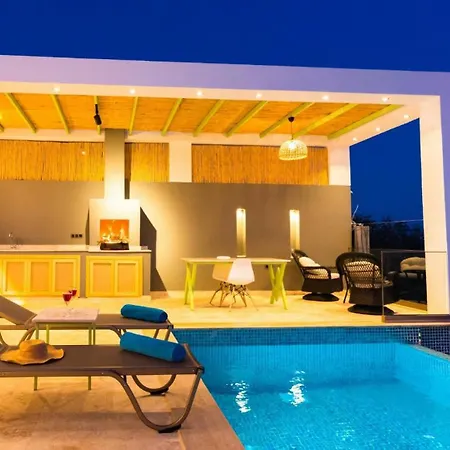 Seaview 1 Bedroom - 7709 *